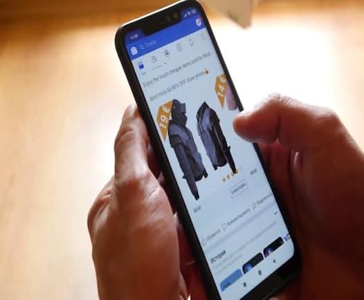 Facebook Ads on Mobile Phone 1