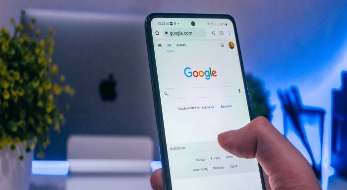 Google search on a mobile phone